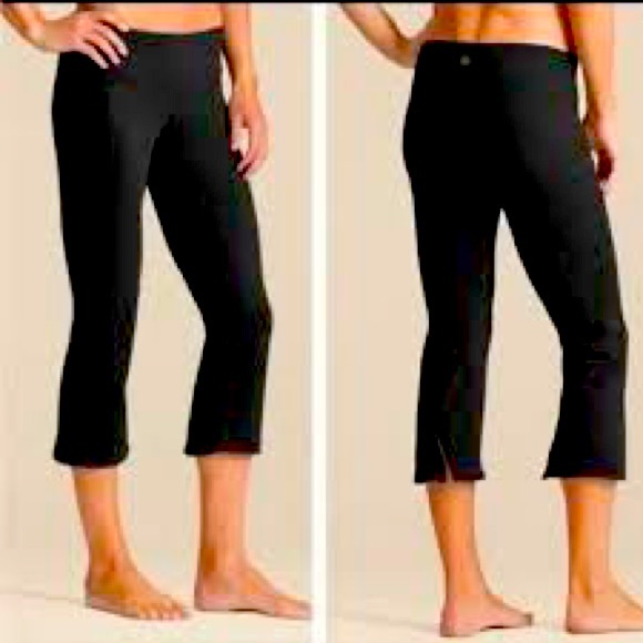 Athleta Pants - Athleta Flared Power Ananda Capri Pants | Size L